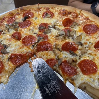 Antonio's Pizza - Nice pizza, great flavor - Pizza Near Me - Concord, North Carolina