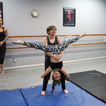 The Looking Glass Studio - Performing Arts Near Me - Redlands, California