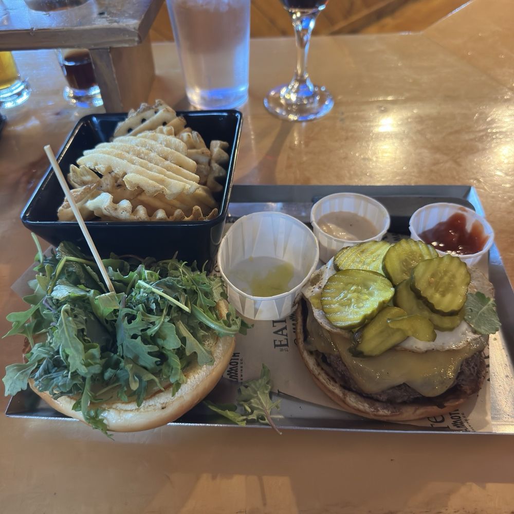 Mammoth Brewing - Damn Good Burger - Breweries Near Me - Mammoth Lakes, California Mammoth Brewing - Damn Good Burger - Breweries Near Me - Mammoth Lakes, California