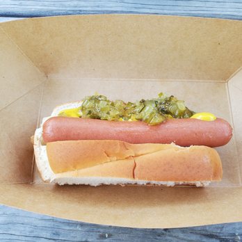 Wolfe’s Neck Farm Cafe - a hot dog with relish - Pizza Near Me - Freeport, Maine