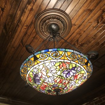 Farina's Winery & Cafe - Decor - Italian Near Me - Grapevine, Texas