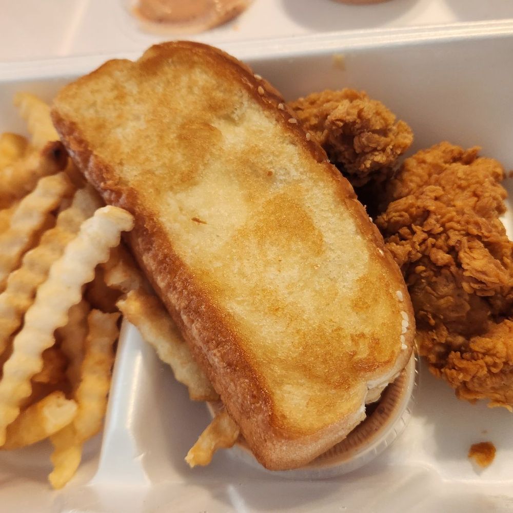 Raising Canes - Chicken finger meal - Fast Food Near Me - Lutz, Florida Raising Canes - Chicken finger meal - Fast Food Near Me - Lutz, Florida