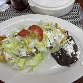 La Habana - Flautas de papa y black bean - Cuban Near Me - México, D.F., DIF La Habana - Flautas de papa y black bean - Cuban Near Me - México, D.F., DIF