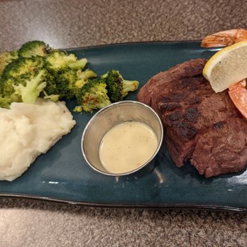 Alaina's Ale House - Sirloin with mashed potatoes and broccoli - Irish Pub Near Me - Richmond, Rhode Island Alaina's Ale House - Sirloin with mashed potatoes and broccoli - Irish Pub Near Me - Richmond, Rhode Island
