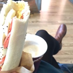 Upper Crust Gardermoen - Good morning with tomato egg baguette and a latte