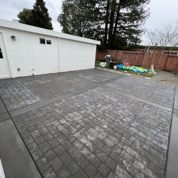 SJ Yard Works - a patio with a paver pattern - Landscaping Near Me SJ Yard Works - a patio with a paver pattern - Landscaping Near Me