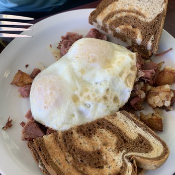 Miracle Mile Cafe - Homemade corned beef hash plate with potatoes and rye toast - Breakfast & Brunch Near Me - San Rafael, California