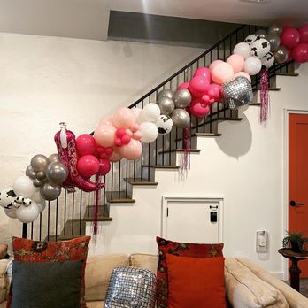 Pretty Posh Nola - Last Rodeo themed bachelorette decorated Airbnb - Balloon Services Near Me Pretty Posh Nola - Last Rodeo themed bachelorette decorated Airbnb - Balloon Services Near Me