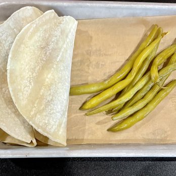 Convergence CiderWorks - Pulled pork tacos and pickled green beans - Cideries Near Me - Decorah, Iowa