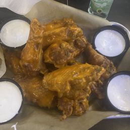 Food came out fast, and tasted good. The service was good. They showed all of the Monday night games. Traffic wasn't too heavy. Food came out fast, and tasted good. The service was good. They showed all of the Monday night games. Traffic wasn't too heavy.