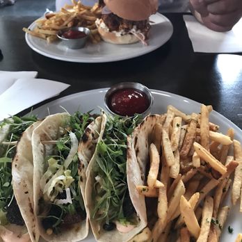 Wolf's Ridge Brewing - Fish tacos and buffalo chicken sandwich - Breweries Near Me - Columbus, Ohio Wolf's Ridge Brewing - Fish tacos and buffalo chicken sandwich - Breweries Near Me - Columbus, Ohio