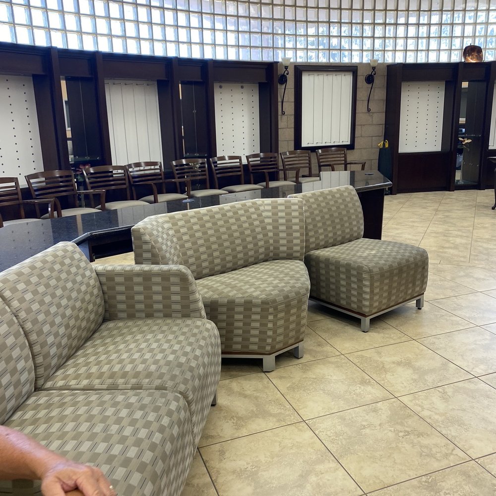 Aiello Eye Institute - Waiting room - Ophthalmologists Near Me - Yuma, Arizona