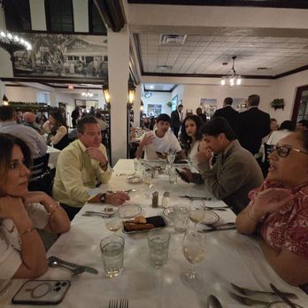 Joe's Stone Crab - Dinning room - Seafood Near Me - Miami Beach, Florida