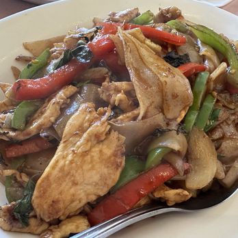 Thai Kitchen - Phad Kee Mao - Thai Near Me - Irvine, California Thai Kitchen - Phad Kee Mao - Thai Near Me - Irvine, California