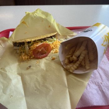 Del Taco - Barstow Taco - Fast Food Near Me - Barstow, California