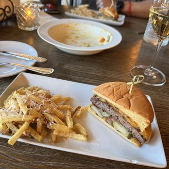 Citizen Vine - All American Cheeseburger - Tapas/Small Plates Near Me - Lincoln, California