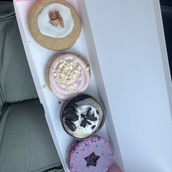 Crumbl - Novato - Bakeries Near Me - Novato, California