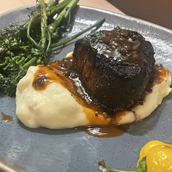 Earl’s Landing - Filet with mashed potatoes and broccolini. - Wine Bars Near Me - High Point, North Carolina Earl’s Landing - Filet with mashed potatoes and broccolini. - Wine Bars Near Me - High Point, North Carolina