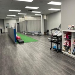 Athlete's Care Sports Medicine Centres - Brampton Physiotherapy and Treatment Area at Athlete's Care