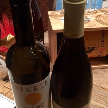 Red & White Wines - Beer, Wine & Spirits Near Me - Chicago, Illinois