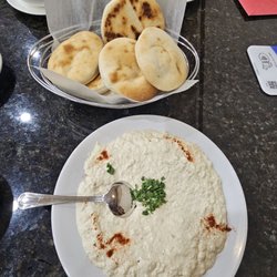 La Marsa Livonia - Egg plant naan bread