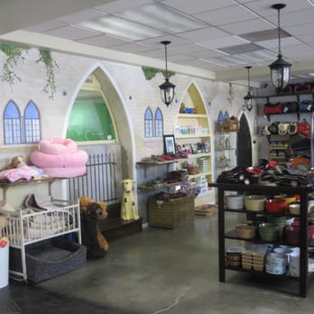 Chateau Marmutt - Boutique - Pet Sitting Near Me - Los Angeles, California