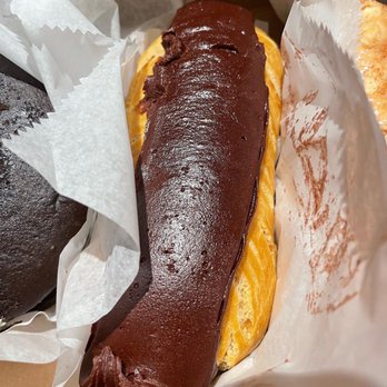 Mike's Pastry - Eclair - Bakeries Near Me - Boston, Massachusetts Mike's Pastry - Eclair - Bakeries Near Me - Boston, Massachusetts
