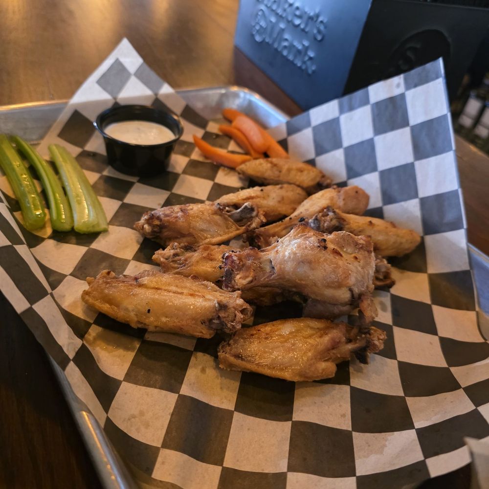 El Camino - Naked wings no sauce - Burgers Near Me - Scottsdale, Arizona