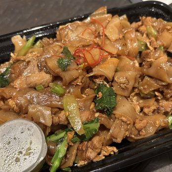 Hanuman Thai Eatery - Pad see ew with chicken - Thai Near Me - Costa Mesa, California