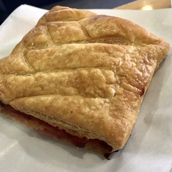 Central Pastelaria - Ham cheese croissant - should be warmed! - Bakeries Near Me - Angra do Heroísmo, 20 Central Pastelaria - Ham cheese croissant - should be warmed! - Bakeries Near Me - Angra do Heroísmo, 20