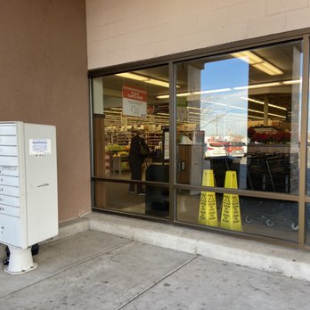Safeway - the entrance to a grocery store - Grocery Near Me - Fort Lupton, Colorado Safeway - the entrance to a grocery store - Grocery Near Me - Fort Lupton, Colorado