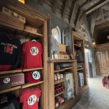 Platform 9 3/4 - Amusement Parks Near Me - Universal City, California Platform 9 3/4 - Amusement Parks Near Me - Universal City, California