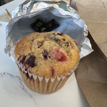 Le Jardin Café - Cranberry orange muffin - Cafes Near Me - Wallingford, Connecticut Le Jardin Café - Cranberry orange muffin - Cafes Near Me - Wallingford, Connecticut