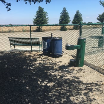 Markley Creek Dog Park - Water in the middle common area. - Dog Parks Near Me - Antioch, California