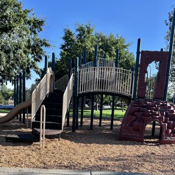 Veteran's Memorial Park - Large playground! - Parks Near Me - Roseville, California Veteran's Memorial Park - Large playground! - Parks Near Me - Roseville, California