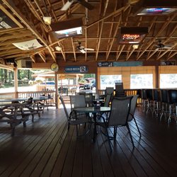 Shipwreck Bay - Deck dining area