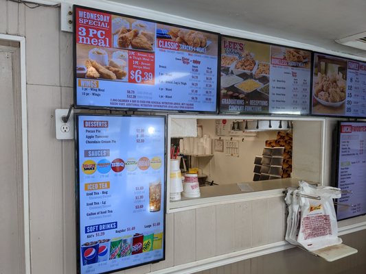 Lee's Famous Recipe Chicken PLYMOUTH MICHIGAN by null