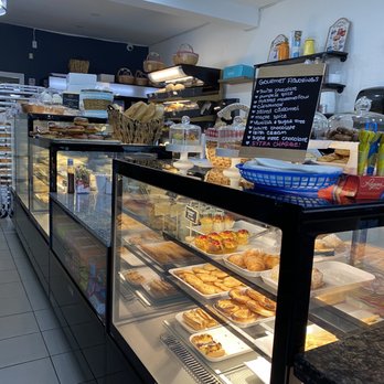 Delicia Bakery & Pastry - Interior - Bakeries Near Me - Etobicoke, Ontario