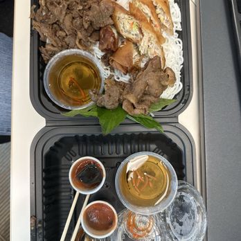 Fort Street Café - Cold vermicelli noodles with grilled pork and spring rolls. - Vietnamese Near Me - Honolulu, Hawaii