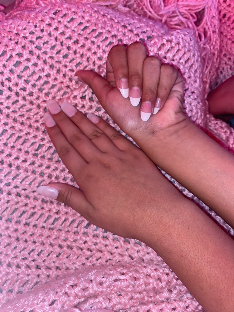 Blue Nails Logo