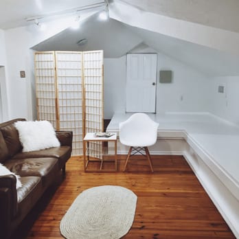 Bespoke - Waiting room, the studio atheistic is so cute, very minimal and clean - Permanent Makeup Near Me - Houston, Texas