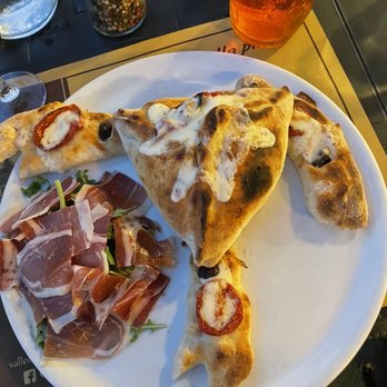 Pizzeria Valle Dei Mulini - Fagott Iberico - Pizza Near Me - Fumane, VR Pizzeria Valle Dei Mulini - Fagott Iberico - Pizza Near Me - Fumane, VR