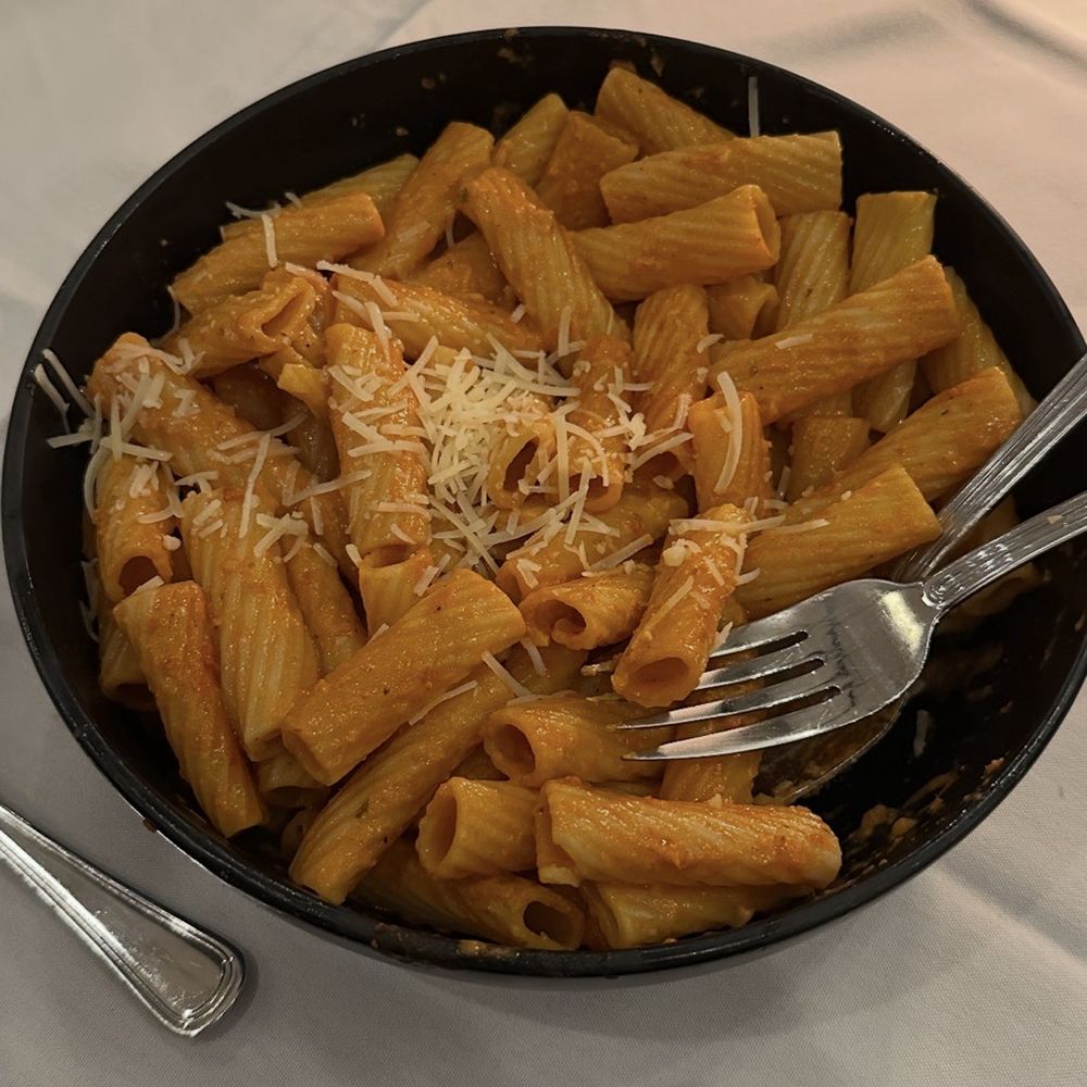 Maggiano's Little Italy - Rigatoni alla Vodka - Italian Near Me - Austin, Texas Maggiano's Little Italy - Rigatoni alla Vodka - Italian Near Me - Austin, Texas