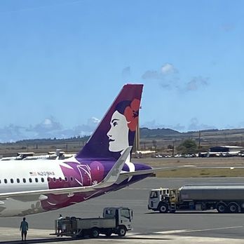 Hawaiian Airlines - Sept '23 - Hawaiian Airlines Plane & Logo - Airlines Near Me - Los Angeles, California