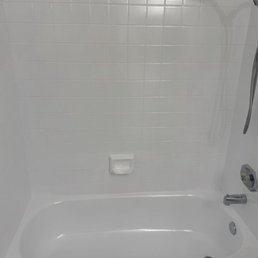 Reglazing the bathtub