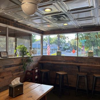 Juicy Pig Barbecue - Inside - Barbeque Near Me - Denton, Texas