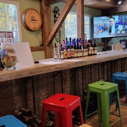 Edwin Brix Vineyard & Sell Family Wines - Tasting room