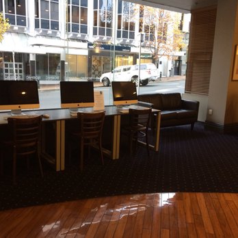 Scenic Hotel - PCs desk in the lobby - Hotels Near Me - Dunedin, OTA