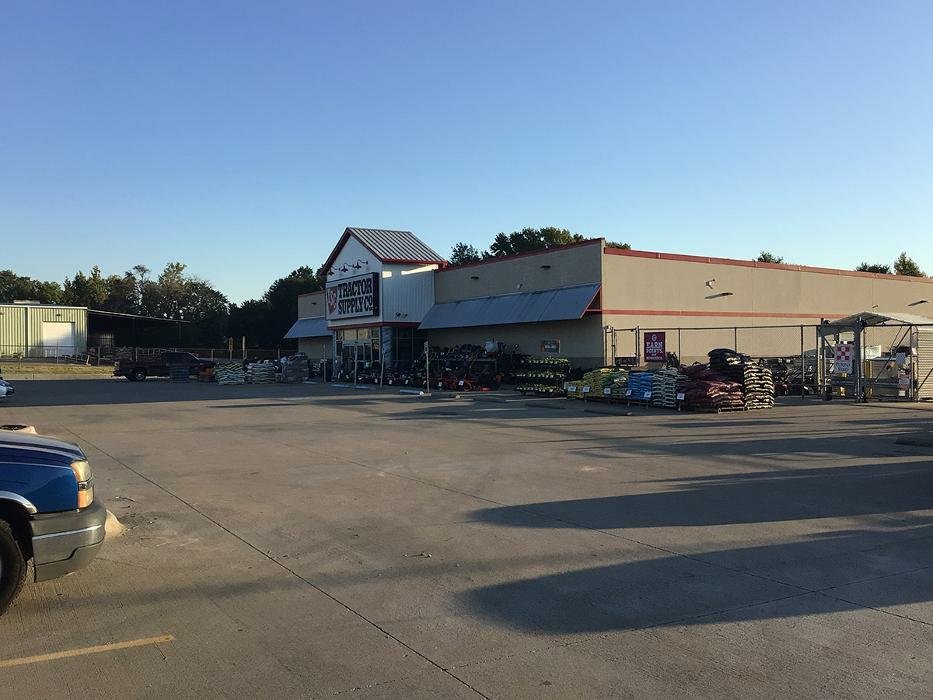 TRACTOR SUPPLY Updated August 2024 13641 110th, Tyler, Texas Pet Stores Phone Number Yelp