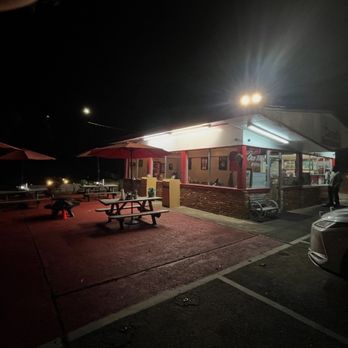 Carnell's Restaurant - Carnell's at night.  Ear inside or out. - American Near Me - Louisville, Mississippi